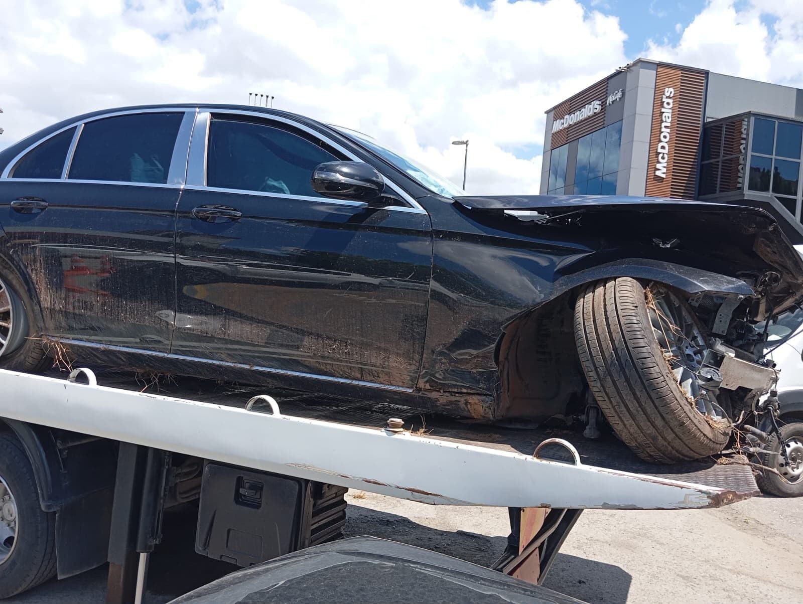 2022 Mercedes-Benz E 200d Exclusive — Kazalı — fotoğraf 2